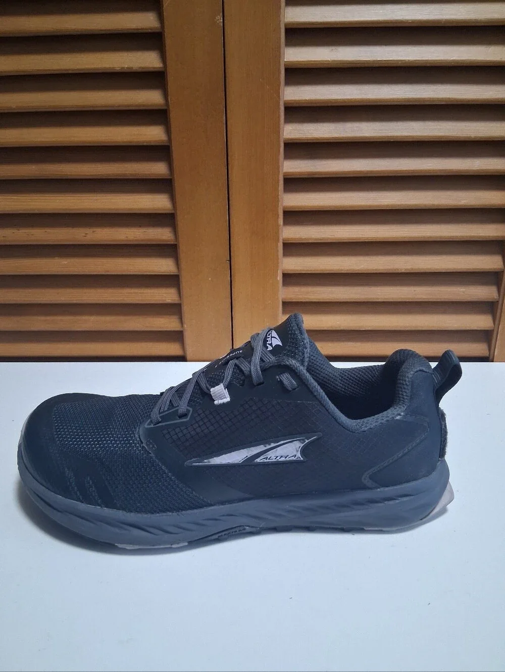 Altra Superior 7 Women's Trail Running Shoe * Size: 7.5
